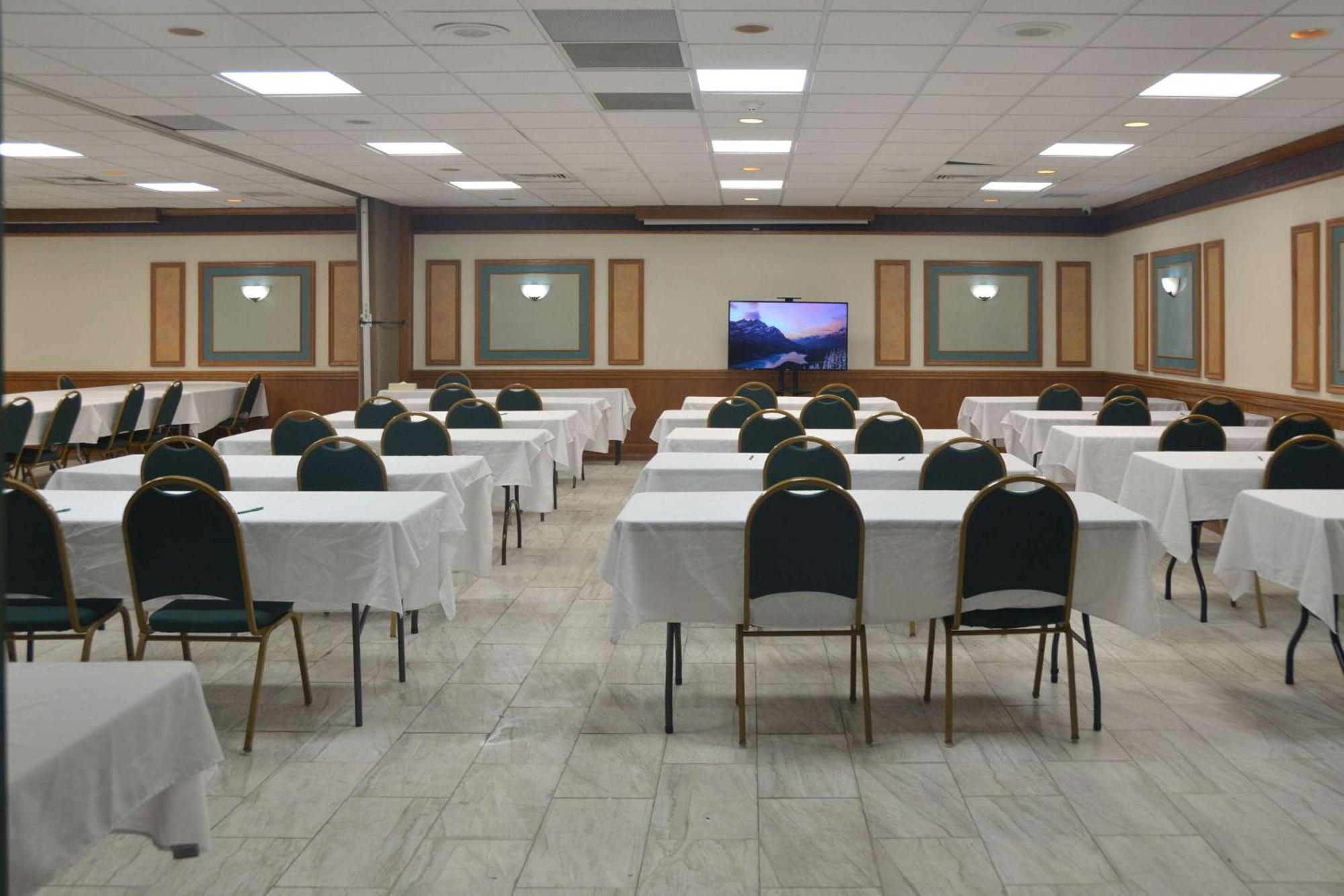 Quality Inn Perrysburg Esterno foto