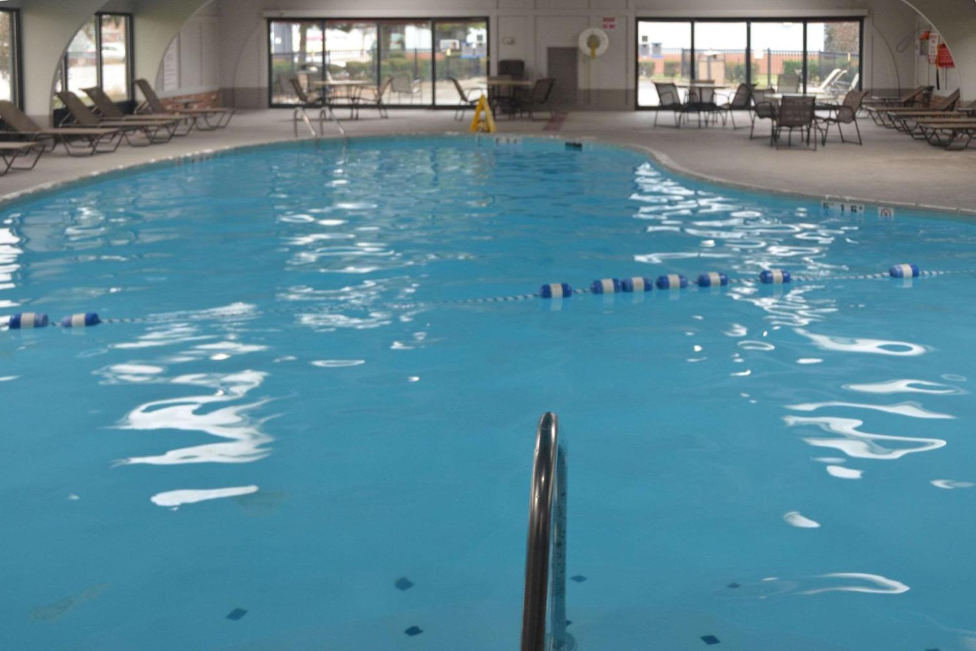 Quality Inn Perrysburg Esterno foto